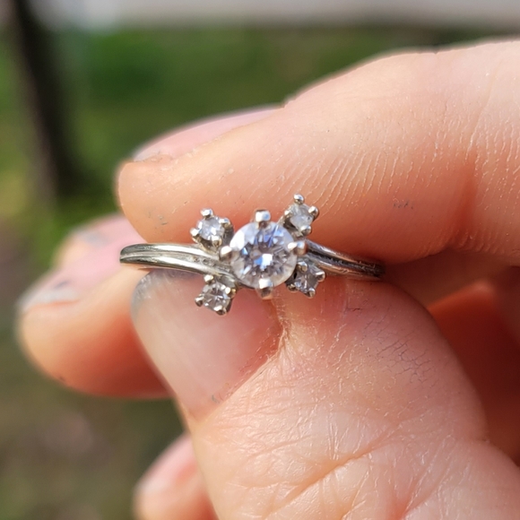 Vintage Wedding Ring Set - Picture 2 of 5